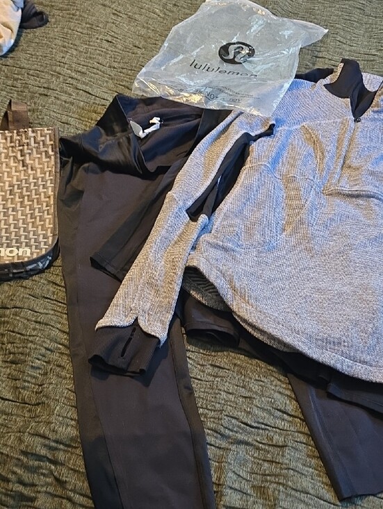 lululemon athletica Pants - lululemon athletica Black High-Rise Performance Leggings/Top Bundle Like New